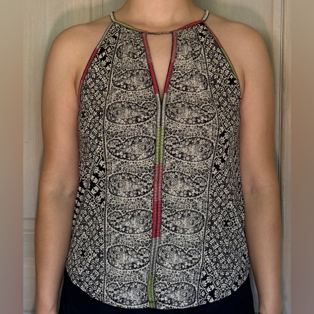 Halter top with black & white pattern